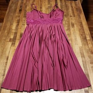 Eyeshadow cocktail dress with lace detail